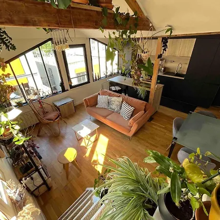 Cozy In A Quiet Alley Apartament